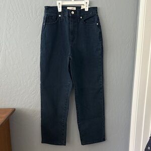 Universal Thread Women's Straight Leg Jeans - Dark Blue